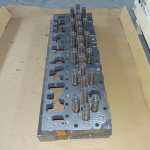 Cylinder Head 4003987 4004086 40039-8700 for Hyundai Loader HL780-3A Excavator R450LC-7 R500LC-7