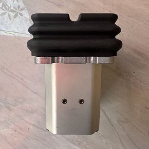 Foot Pedal Control Valve VOE15637034, 15637034 For Volvo Excavator ECR40D EC15C EC15D EC17C EC18C EC18D EC20C EC20D EC27C EC35C EC35D ECR25D ECR35D from www.soonparts.com