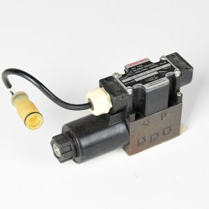 Solenoid Valve Assy E131-0175 E1310175 for Hyundai Track Excavator R210ECONO R450LC3 R450LC3A from www.soonparts.com