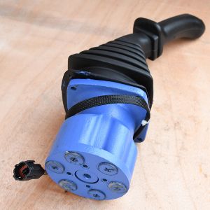 Buy Remote Control Valve (LH) 2420-9516 24209516 for Doosan Deawoo Excavator SOLAR 290LC-V SOLAR 330LC-V SOLAR 400LC-V SOLAR 450-III SOLAR 450LC-V form soonparts